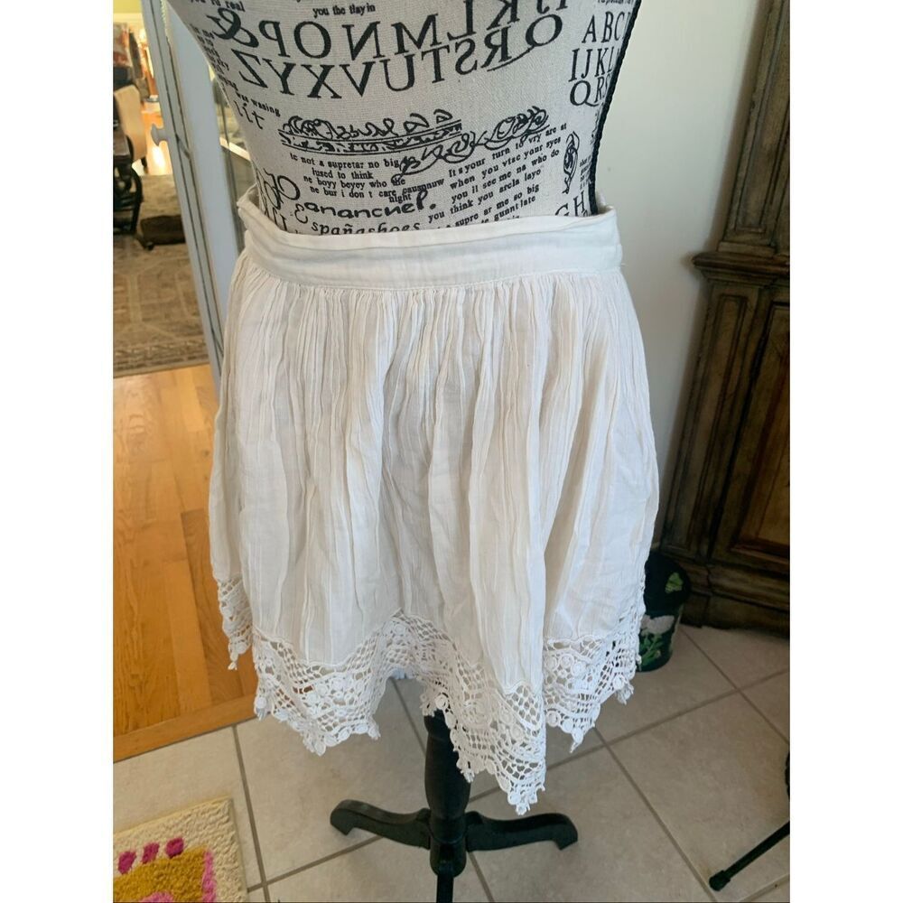 Frenchi skirt mini cream lace trim elastic waist lightweight soft